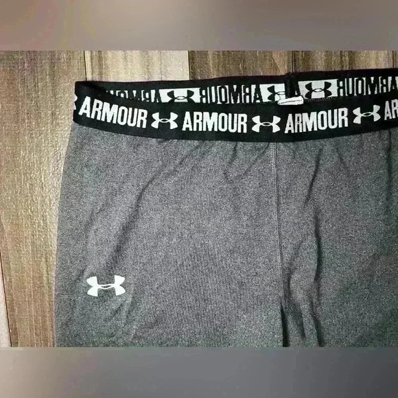Under Armour Womens Heather Gray Leggings Knee Length Gym Workout 28 X 18 - Picture 3 of 4